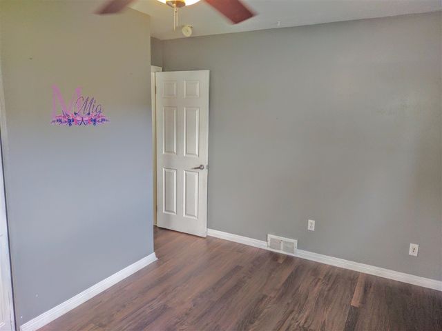2410 Middlefield Road, Trenton, MI 48183