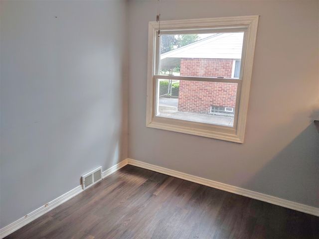 2410 Middlefield Road, Trenton, MI 48183