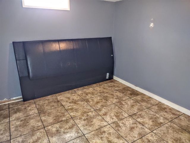 2410 Middlefield Road, Trenton, MI 48183