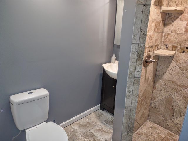 2410 Middlefield Road, Trenton, MI 48183