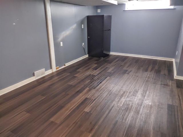 2410 Middlefield Road, Trenton, MI 48183