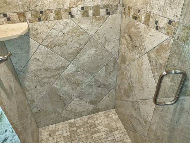 2410 Middlefield Road, Trenton, MI 48183