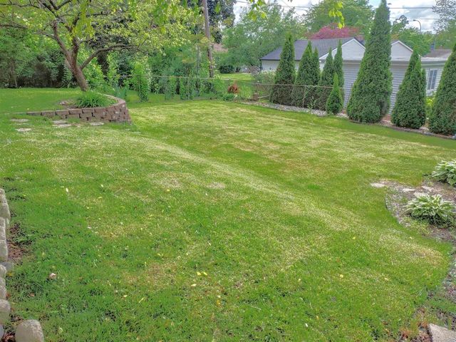 2410 Middlefield Road, Trenton, MI 48183