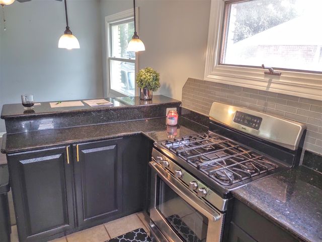 2410 Middlefield Road, Trenton, MI 48183