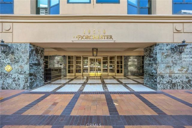 10520 Wilshire Blvd 902, Los Angeles, CA 90024