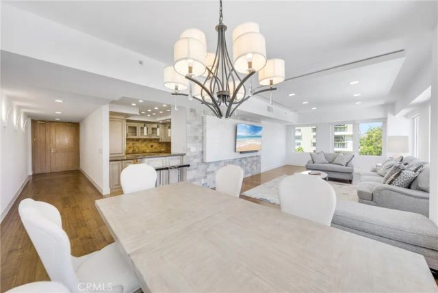 10520 Wilshire Blvd 902, Los Angeles, CA 90024