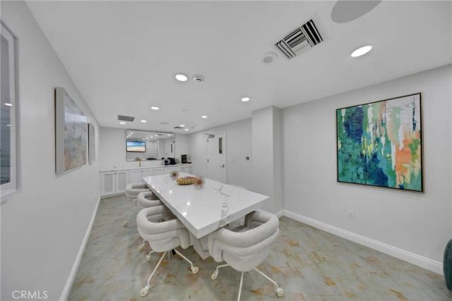 10520 Wilshire Blvd 902, Los Angeles, CA 90024