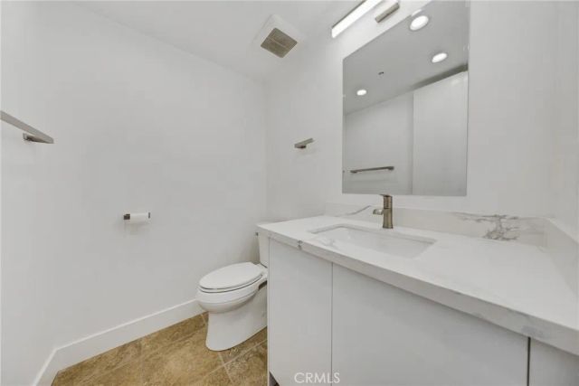 10520 Wilshire Blvd 902, Los Angeles, CA 90024