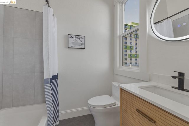 523 25Th St, Oakland, CA 94612