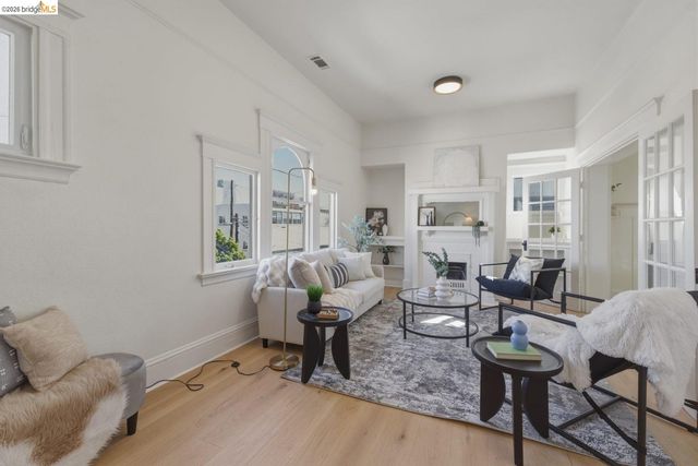 523 25Th St, Oakland, CA 94612