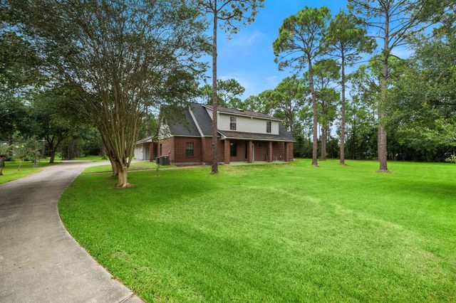 691 County Road 351, Alvin, TX 77511