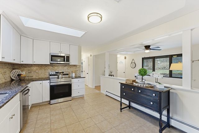 161 General Knox Rd, Russell, MA 01071