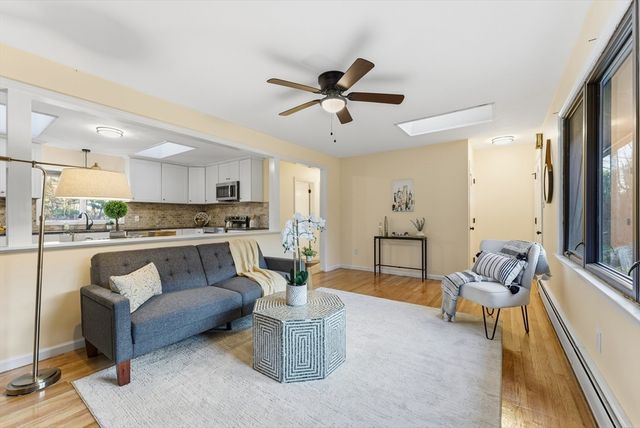 161 General Knox Rd, Russell, MA 01071