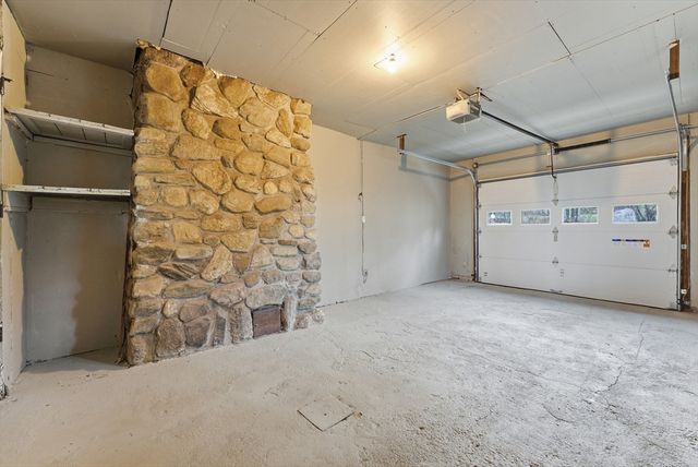 161 General Knox Rd, Russell, MA 01071