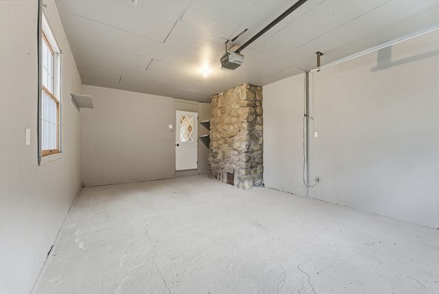 161 General Knox Rd, Russell, MA 01071