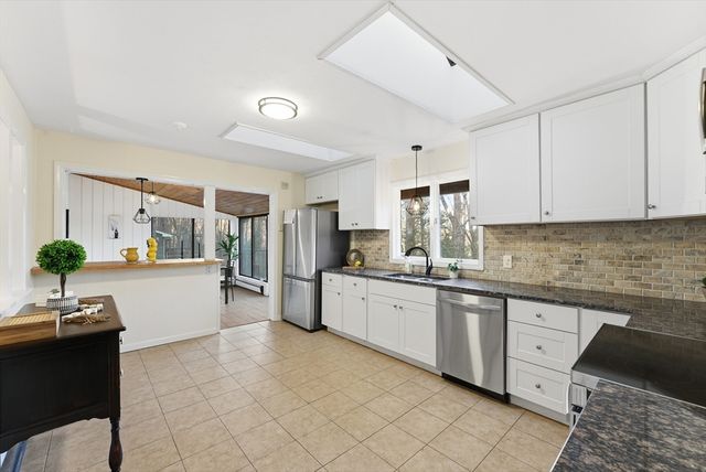 161 General Knox Rd, Russell, MA 01071