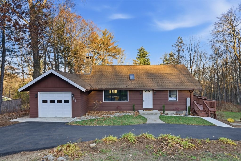 161 General Knox Rd, Russell, MA 01071