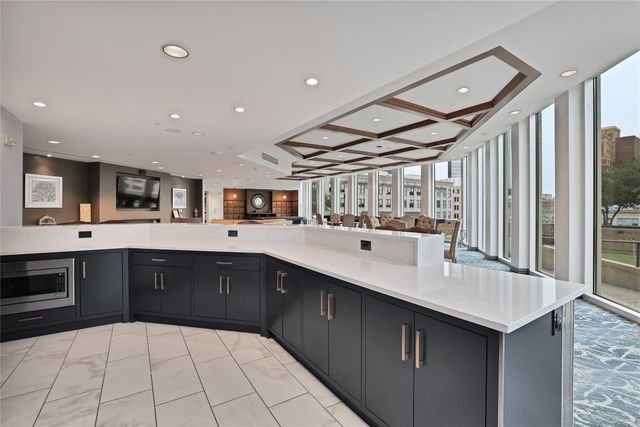 500 Throckmorton Street 1701, Fort Worth, TX 76102