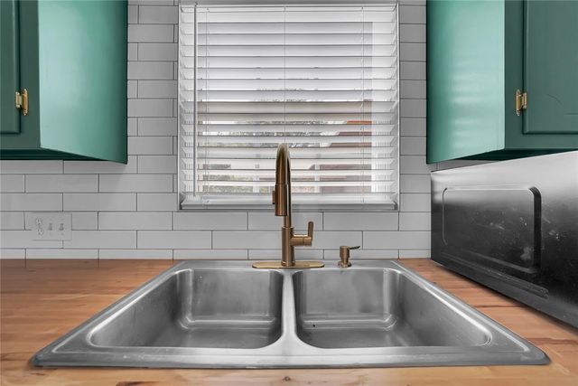 615 N Lowe, Hobart, OK 73651