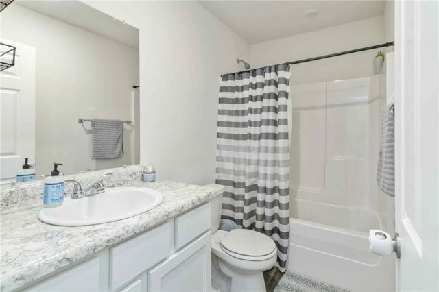 1405 S Blandford Street, Siloam Springs, AR 72761
