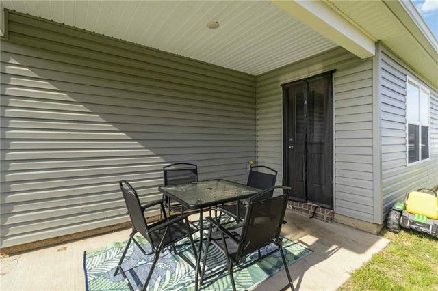 1405 S Blandford Street, Siloam Springs, AR 72761