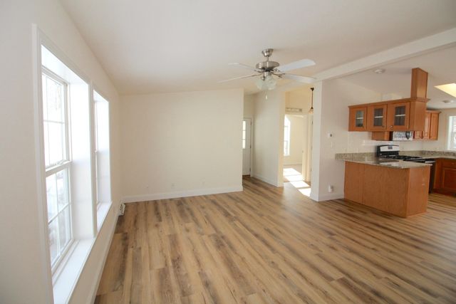 30 Sawmill Ridge, Sandown, NH 03873