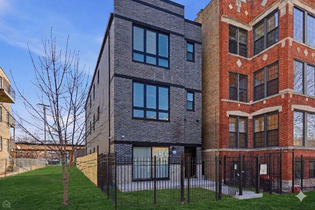 4841 S Prairie Avenue, Chicago, IL 60615 — photo 2