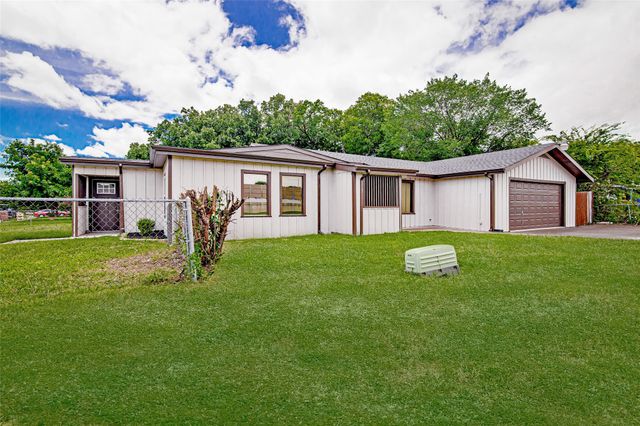 5700 Lenore Street, Fort Worth, TX 76134