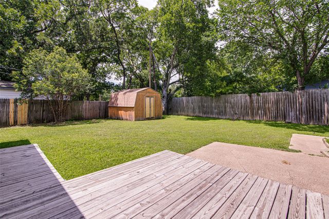 5700 Lenore Street, Fort Worth, TX 76134