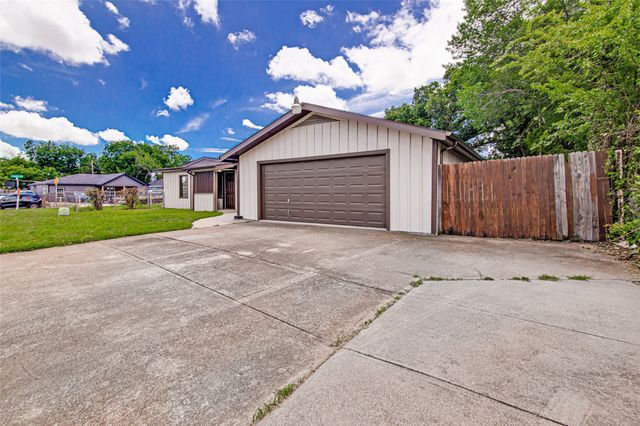 5700 Lenore Street, Fort Worth, TX 76134