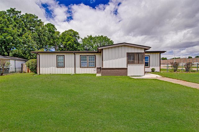 5700 Lenore Street, Fort Worth, TX 76134