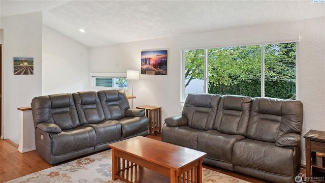 863 S Meadowlark Lane, Othello, WA 99344