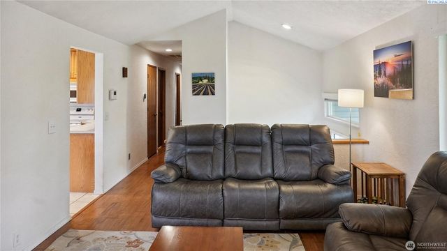 863 S Meadowlark Lane, Othello, WA 99344