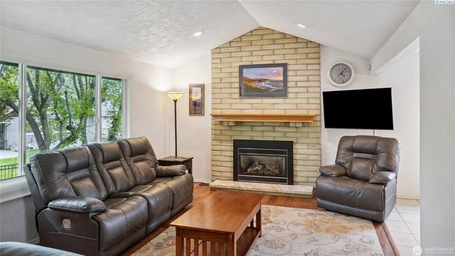 863 S Meadowlark Lane, Othello, WA 99344