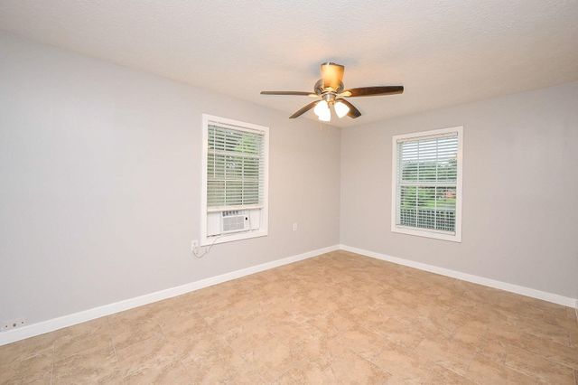 10338 Flaxman Street, Houston, TX 77029