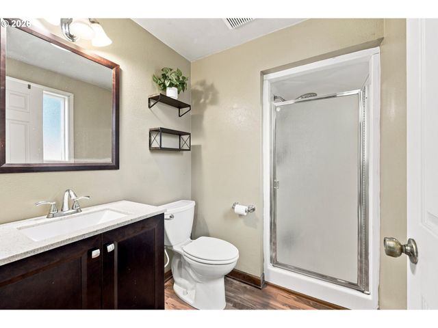 38370 SANDY HEIGHTS St, Sandy, OR 97055