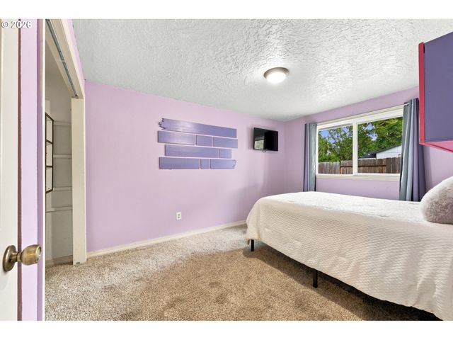 38370 SANDY HEIGHTS St, Sandy, OR 97055