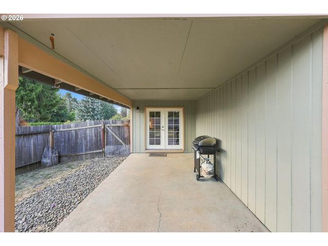 38370 SANDY HEIGHTS St, Sandy, OR 97055