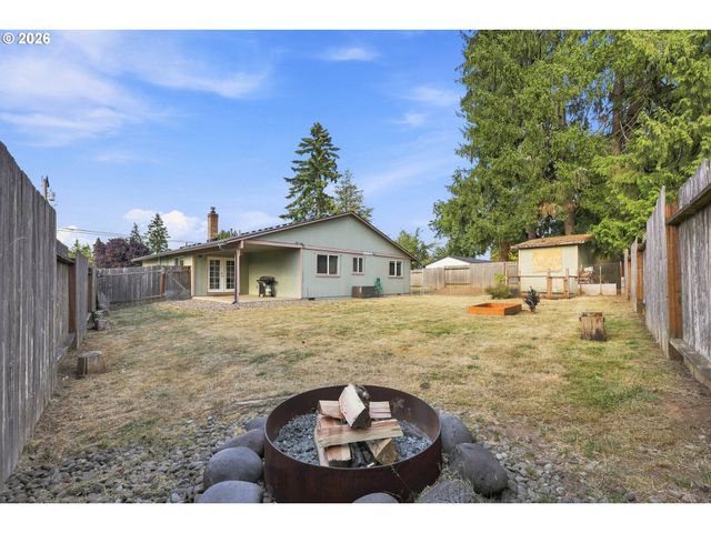 38370 SANDY HEIGHTS St, Sandy, OR 97055