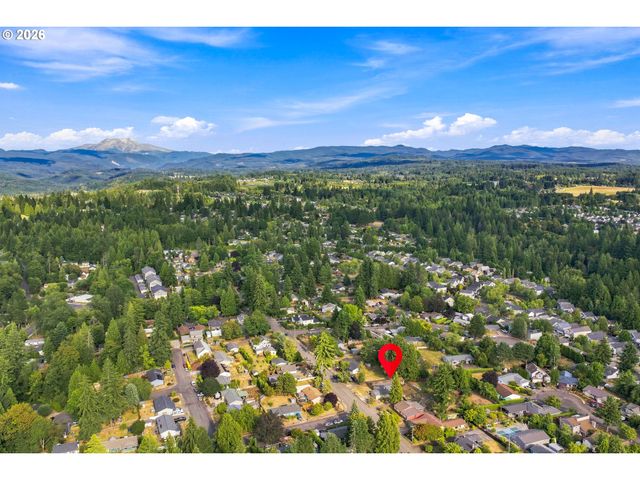 38370 SANDY HEIGHTS St, Sandy, OR 97055