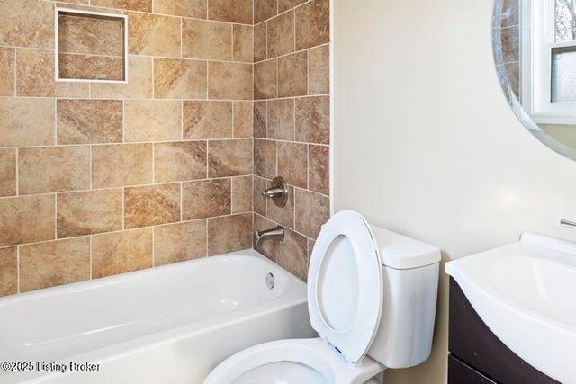 2724 Triplett Ct, Louisville, KY 40216