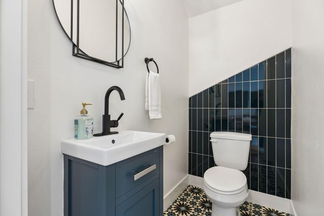 806 Philco DR 2, Austin, TX 78745