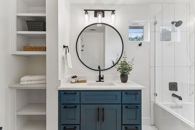 806 Philco DR 2, Austin, TX 78745