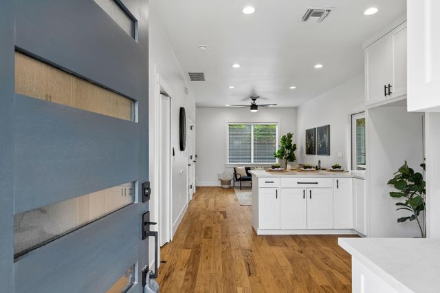 806 Philco DR 2, Austin, TX 78745
