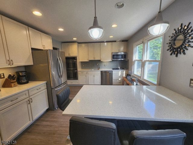10 Parkview Dr, Mansfield Twp., NJ 07840