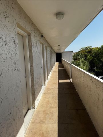 6900 N Kendall Drive A403, Pinecrest, FL 33156