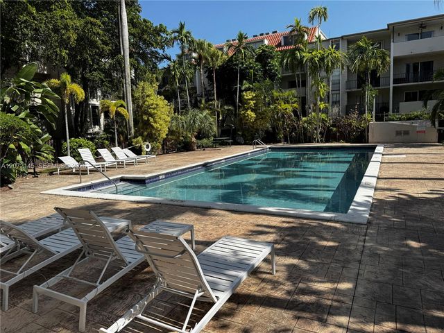 6900 N Kendall Drive A403, Pinecrest, FL 33156