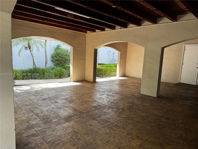 6900 N Kendall Drive A403, Pinecrest, FL 33156