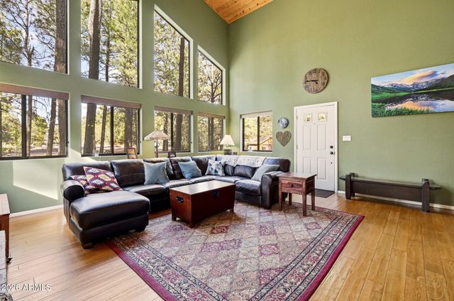 2233 DEL RIO Circle, Overgaard, AZ 85933