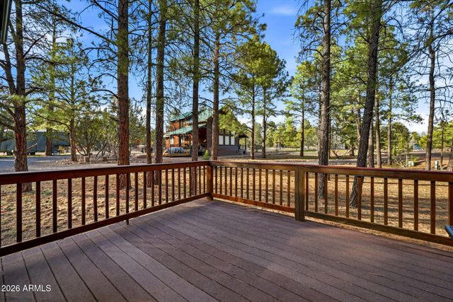 2233 DEL RIO Circle, Overgaard, AZ 85933